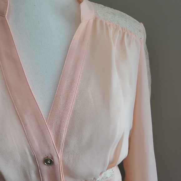 BEBE BLUSH PINK LACE TOP SIZE SMALL - Picture 6 of 9